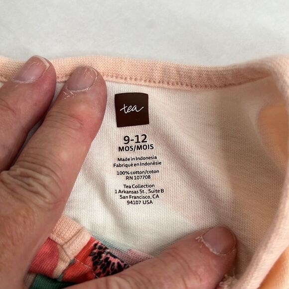 Tea Collection Peach bold floral one piece jumpsuit EUC size 9-12 months - Picture 9 of 13